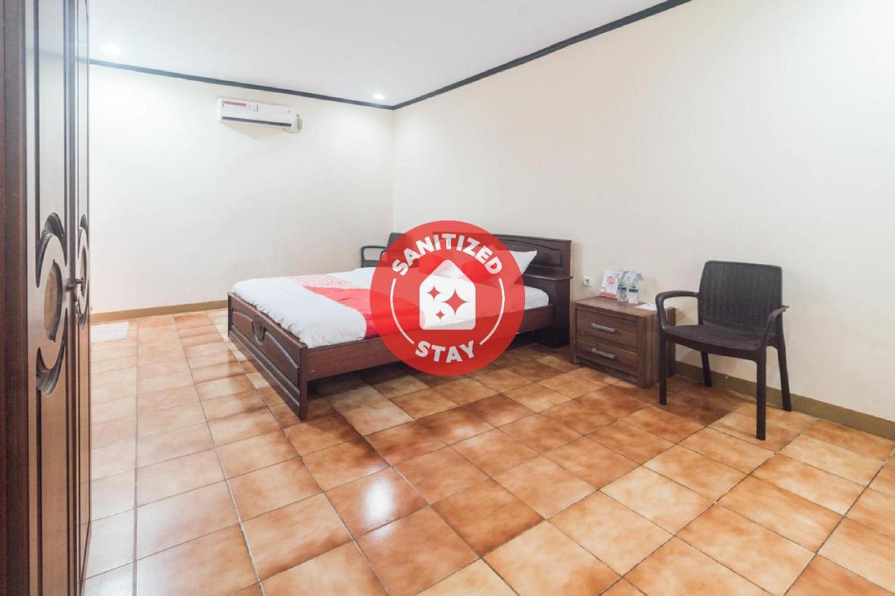 Oyo 1688 Collin Beach Hotel Амбон Екстериор снимка